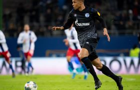 Milan Pada Hasil Positig Rekrut Bek Tengah dari Schalke