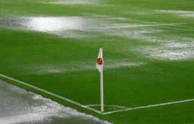 Stadion MU di Old Trafford Bocor Dan Banjir